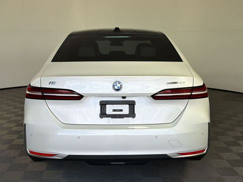 Used 2024 BMW i5 eDrive40i w/ Executive Package RWD image 10