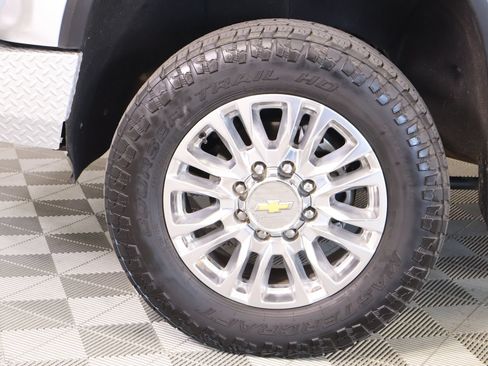 Used 2023 Chevrolet Silverado 2500 High Country w/ Technology Package AWD/4WD image 19