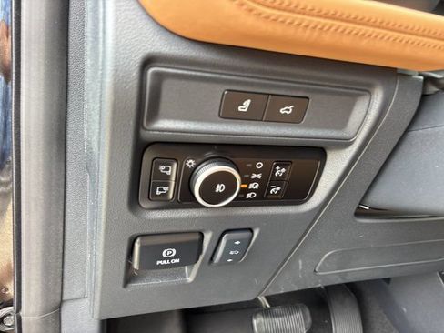 Used 2024 Ford Expedition Platinum AWD/4WD image 29