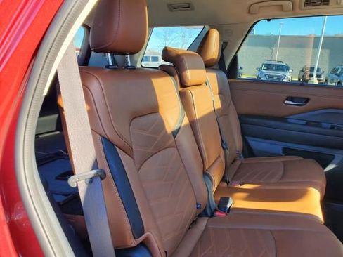 Used 2023 Nissan Pathfinder Platinum w/ Cargo Package image 13