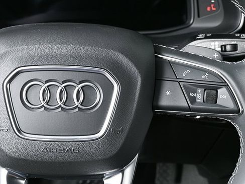 New 2025 Audi Q7 3.0T Prestige image 11