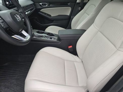 Used 2024 Honda Civic Touring image 9