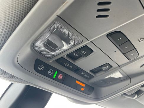 Used 2018 GMC Terrain SLT w/ Preferred Package image 23