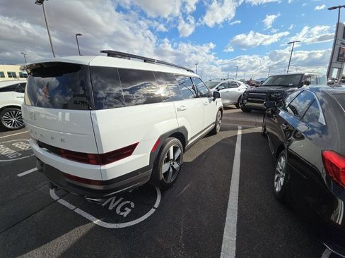 Used 2025 Hyundai Santa Fe Limited image 4