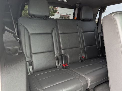 Used 2022 Chevrolet Tahoe Z71 w/ Luxury Package AWD/4WD image 30