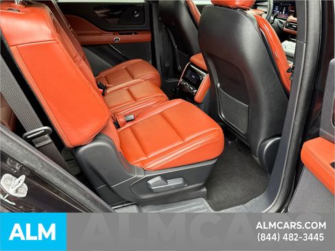 Used 2025 Lincoln Aviator Reserve AWD/4WD image 17