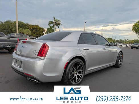 Used 2017 Chrysler 300 S RWD image 3