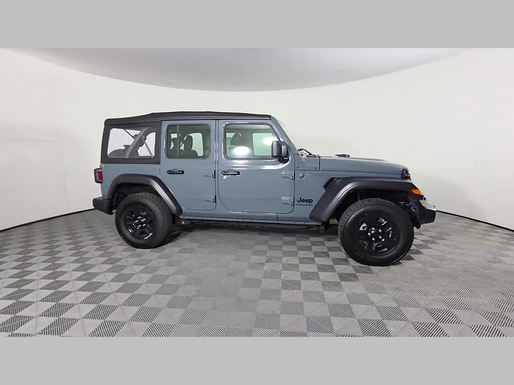 Used 2025 Jeep Wrangler Unlimited Sport AWD/4WD image 35