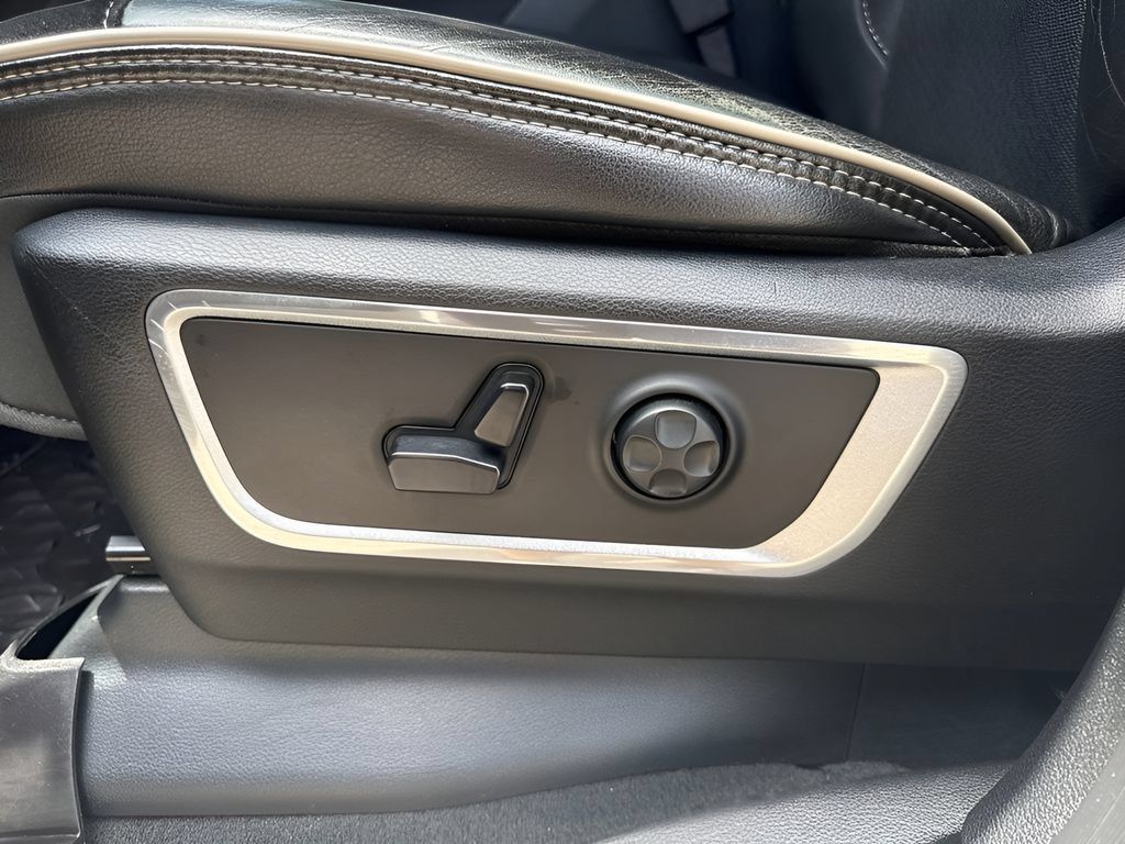 Used 2019 RAM 1500 Laramie RWD image 10