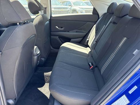 Used 2025 Hyundai Elantra SEL FWD image 25