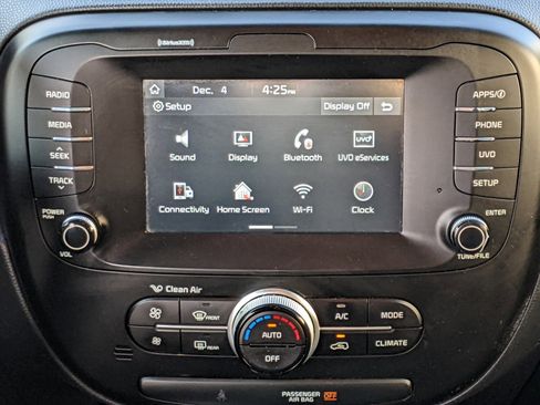 Certified 2017 Kia Soul + w/ UVO Package image 14