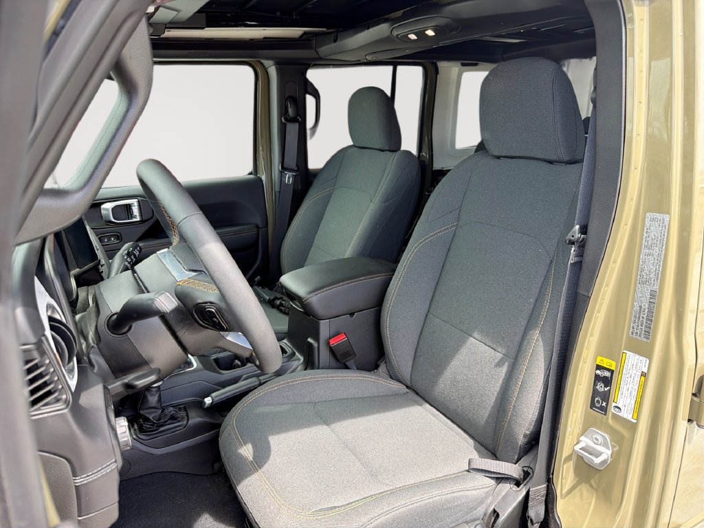 Used 2025 Jeep Wrangler Unlimited Sahara w/ Safety Group AWD/4WD image 13