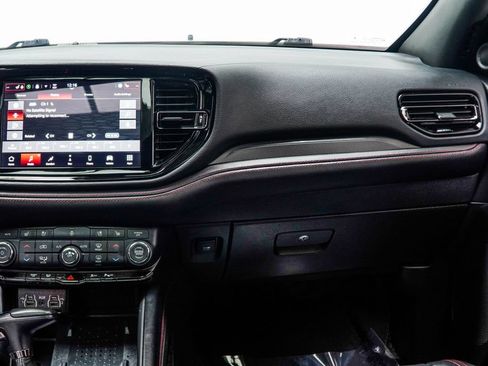 Used 2025 Dodge Durango R/T AWD/4WD image 21