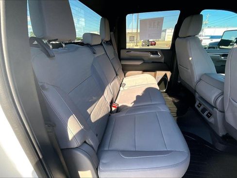 Used 2025 GMC Sierra 2500 SLE AWD/4WD image 24