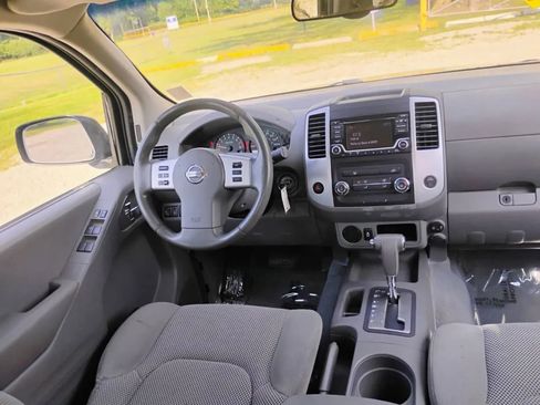 Used 2017 Nissan Frontier SV image 28