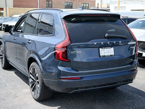 New 2026 Volvo XC90 T8 Ultra w/ Protection Package AWD/4WD image 7
