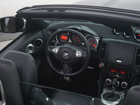 Used 2014 Nissan 370Z Touring w/ Sport Package RWD image 12