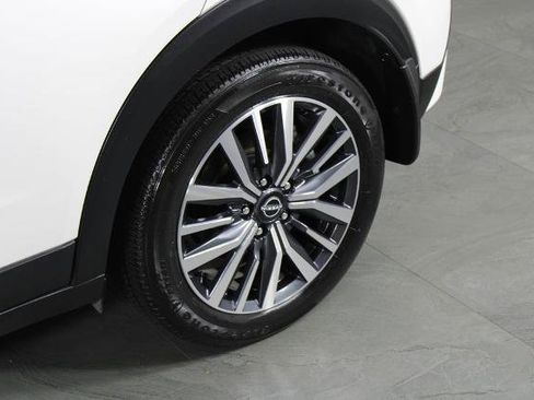 Certified 2023 Nissan Kicks SV FWD image 13