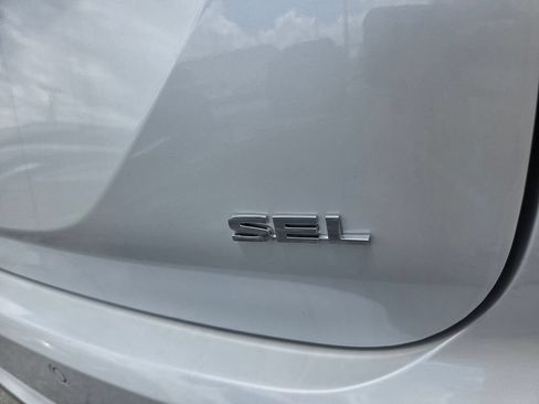 Used 2024 Mitsubishi Outlander SEL FWD image 12