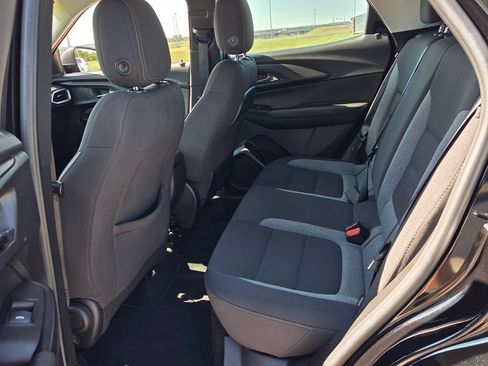 Used 2023 Chevrolet TrailBlazer LS FWD image 4