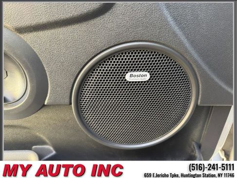 Used 2010 Jeep Commander Sport w/ Sun/Sound Group image 26