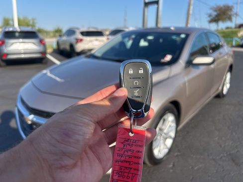 Used 2025 Chevrolet Malibu LT image 52
