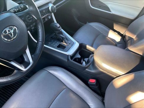 Used 2021 Toyota RAV4 XLE w/ Convenience Package image 19