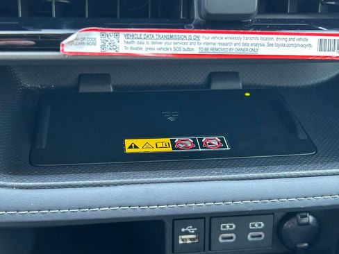 Used 2025 Toyota Highlander XLE FWD image 33