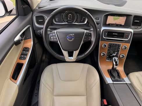 Used 2017 Volvo S60 T5 Inscription Platinum FWD image 30