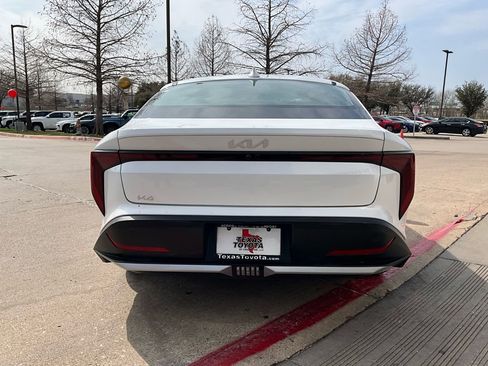 Used 2025 Kia K4 LXS image 7