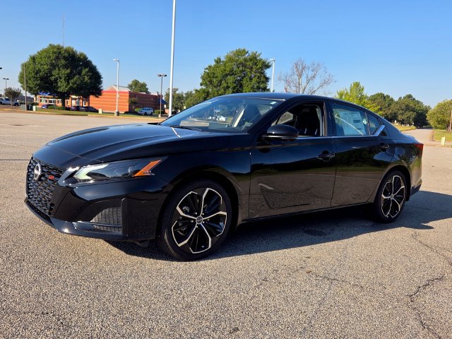 New 2026 Nissan Altima 2.5 SR w/ SR Premium Package FWD image 3