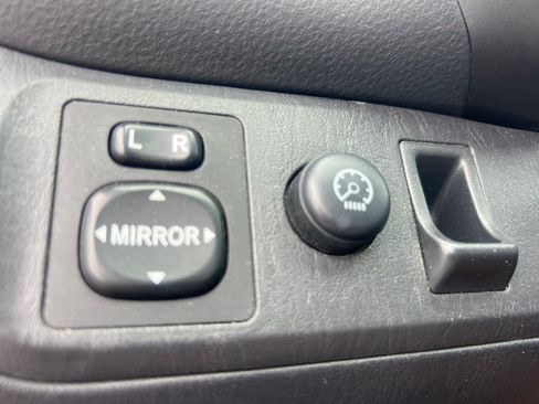 Used 2004 Toyota RAV4 4WD image 26