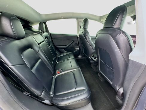 Used 2022 Tesla Model Y Performance AWD/4WD image 19
