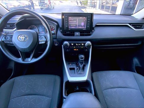Used 2022 Toyota RAV4 XLE image 15