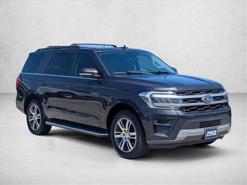 Used 2022 Ford Expedition XLT RWD image 3