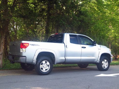 Used 2010 Toyota Tundra 4x4 Double Cab image 4