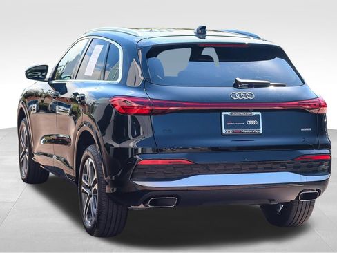 Certified 2025 Audi Q5 Premium AWD/4WD image 5