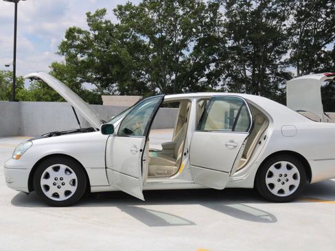 Used 2001 Lexus LS 430 RWD image 86