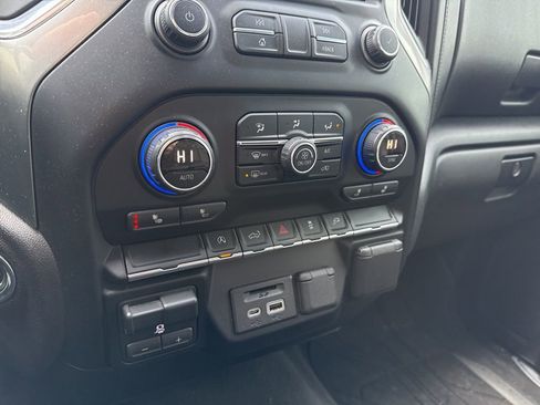 Used 2019 Chevrolet Silverado 1500 LT image 13