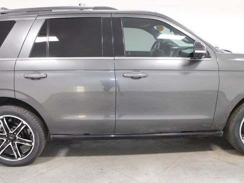Used 2019 Ford Expedition Limited w/ Equipment Group 303A image 11