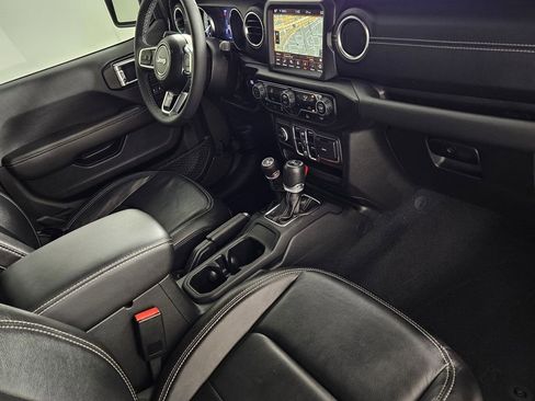 Used 2023 Jeep Wrangler Unlimited Sahara image 31