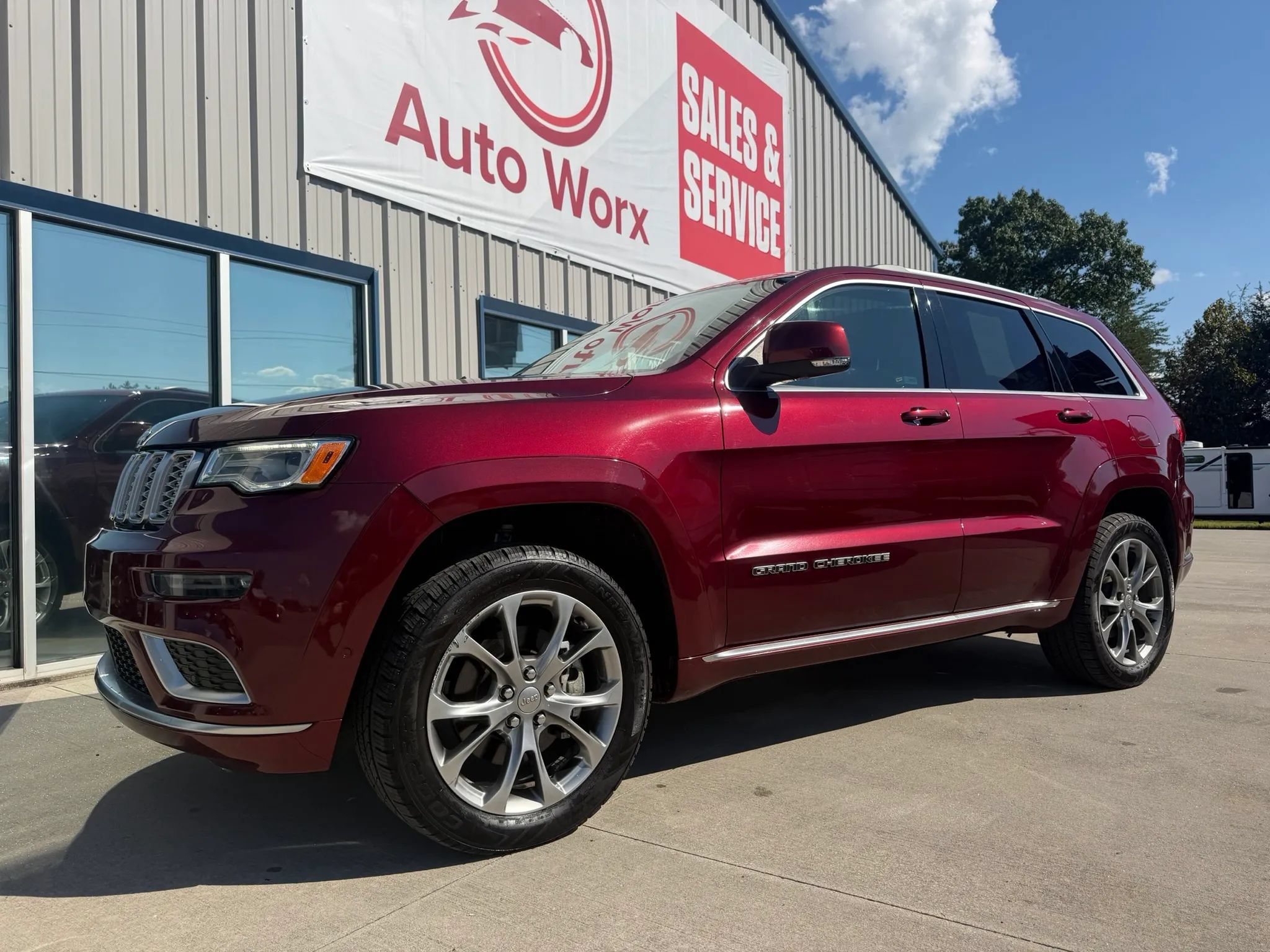 Used 2021 Jeep Grand Cherokee Summit w/ Platinum Series Group AWD/4WD image 24