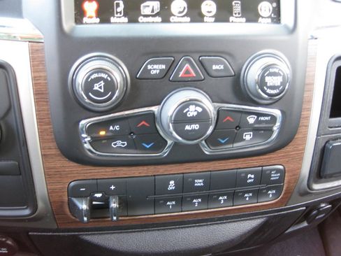 Used 2015 RAM 2500 Laramie w/ Protection Group image 23