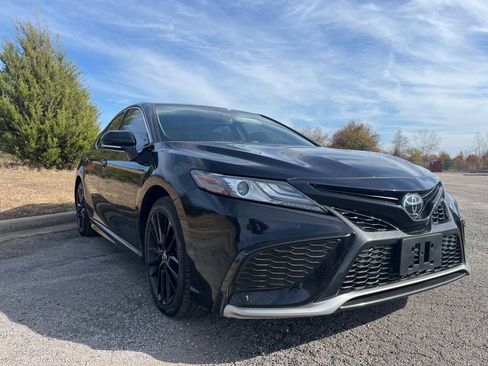 Used 2024 Toyota Camry XSE image 3