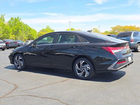New 2026 Hyundai Elantra Limited FWD image 5