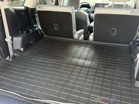 Used 2021 Toyota Highlander Limited image 30