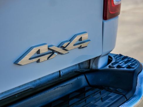 Used 2022 RAM 2500 Big Horn w/ Cold Weather Group AWD/4WD image 14