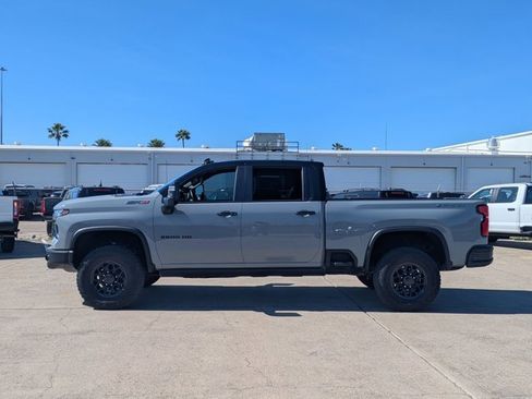 Used 2025 Chevrolet Silverado 2500 ZR2 w/ ZR2 Bison Edition image 9