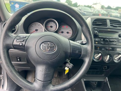 Used 2004 Toyota RAV4 4WD image 28