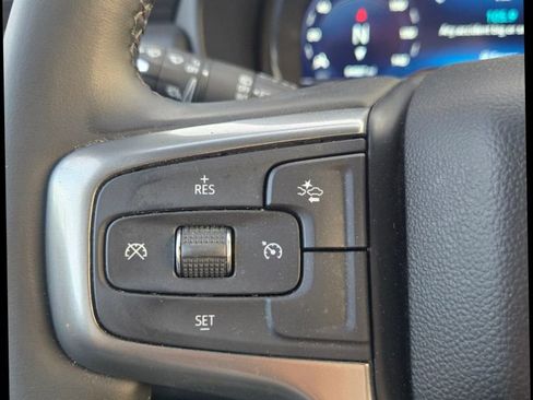 Used 2024 Chevrolet Suburban LT image 23